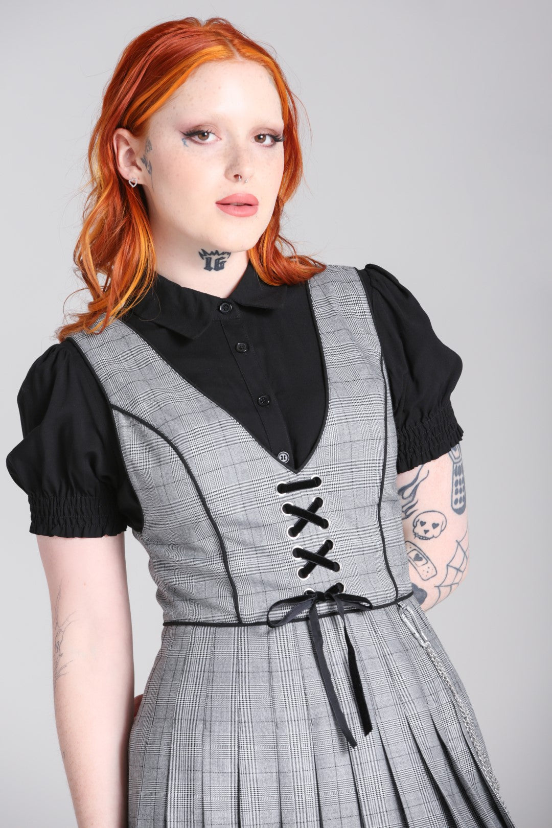 Black fitted best sale pinafore dress